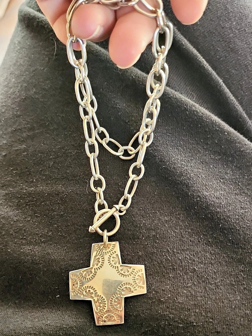 Cross Chain - Picture 2 of 6